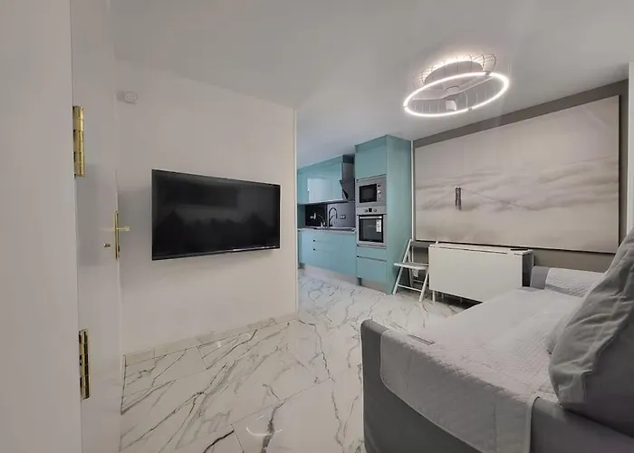 Апартаменти Canteras New 2 Bedrooms Flat At The Parking Optional