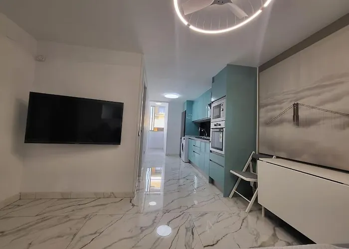 Апартаменти Canteras New 2 Bedrooms Flat At The Parking Optional